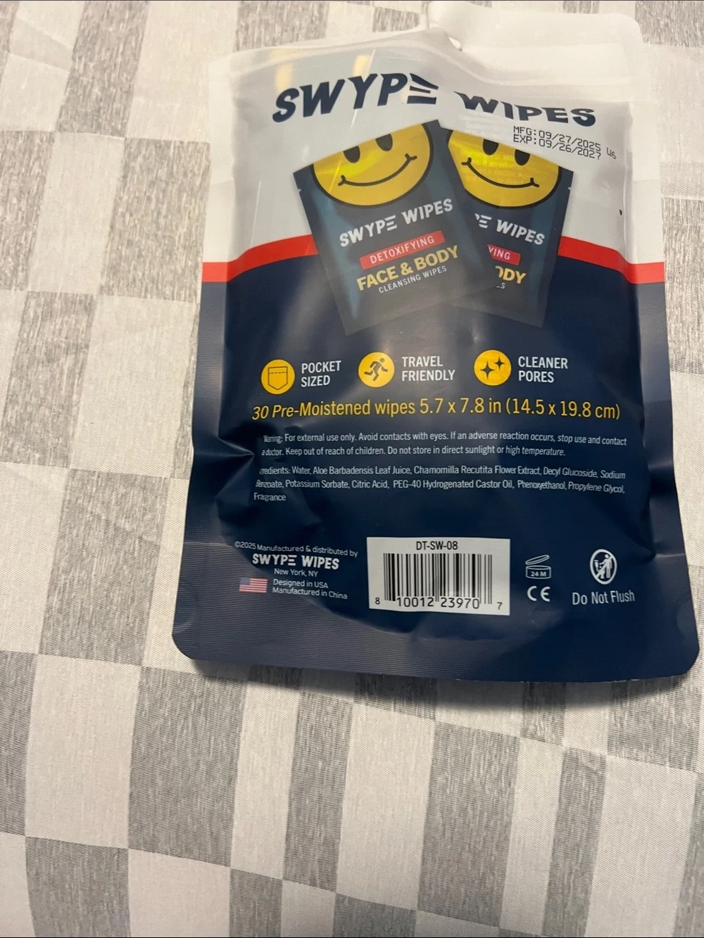 Detoxifying Face & Body Cleansing Wipes - Black/Yellow Pack of Two
